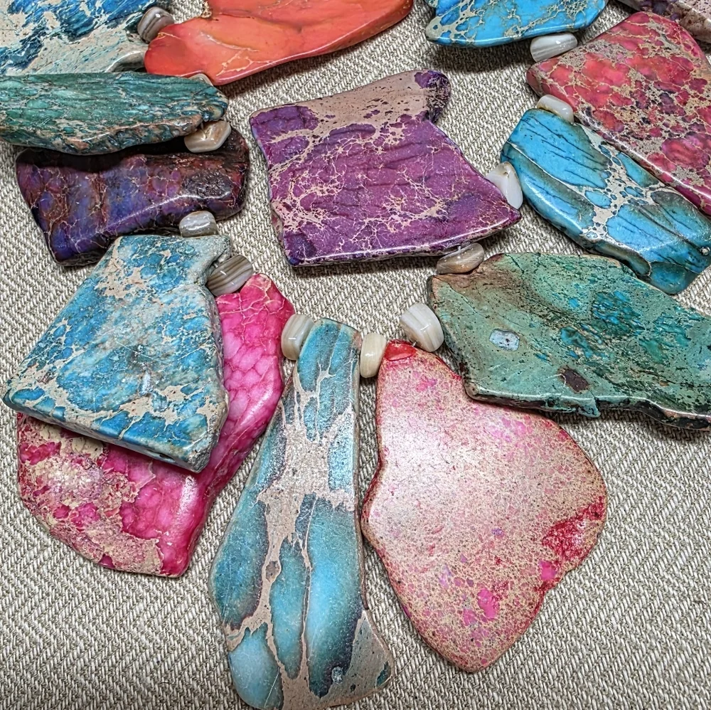 STATEMENT 32 Pieces Of Imperial Jasper And Turquoise On This Stunning Necklace - Picture 5 of 14